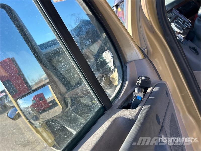 Freightliner Cascadia 125 6x4 T/A Sleeper Truck Tractor Тягачі