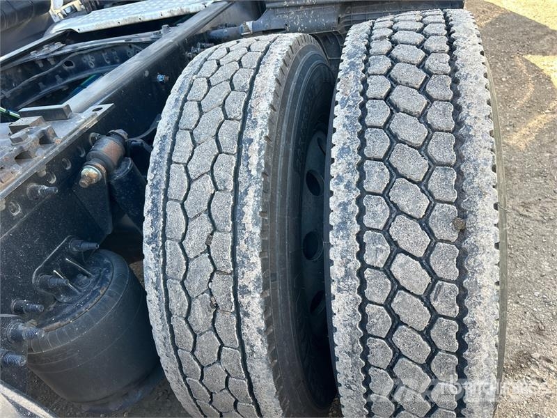 Freightliner Cascadia 126 وحدات الجر