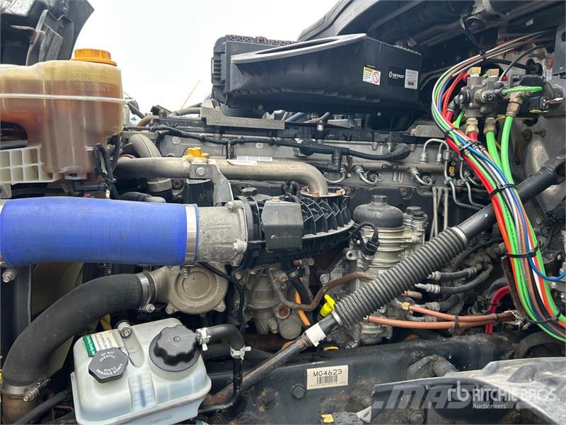 Freightliner Cascadia 126 6x4 T/A Sleeper Truck Tractor (Inoper Cabezas tractoras
