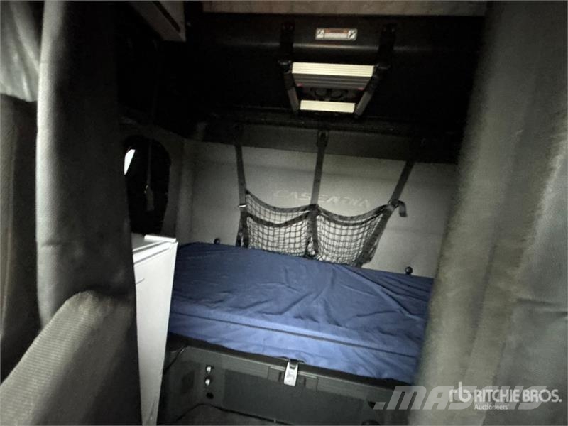 Freightliner Cascadia 126 6x4 T/A Sleeper Truck Tractor Tegljači