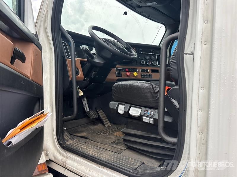 Freightliner Cascadia 126 Naudoti vilkikai