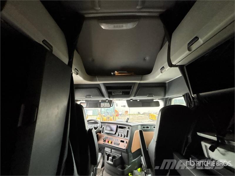 Freightliner Cascadia 126 Prime Movers