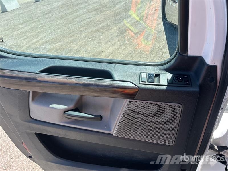 Freightliner Cascadia 126 Tractor Units
