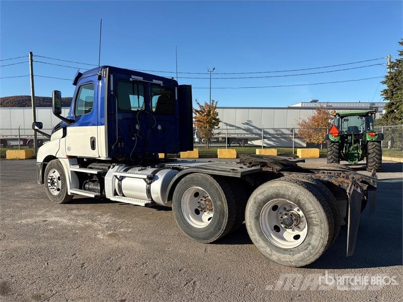 Freightliner Cascadia 126 Sadulveokid