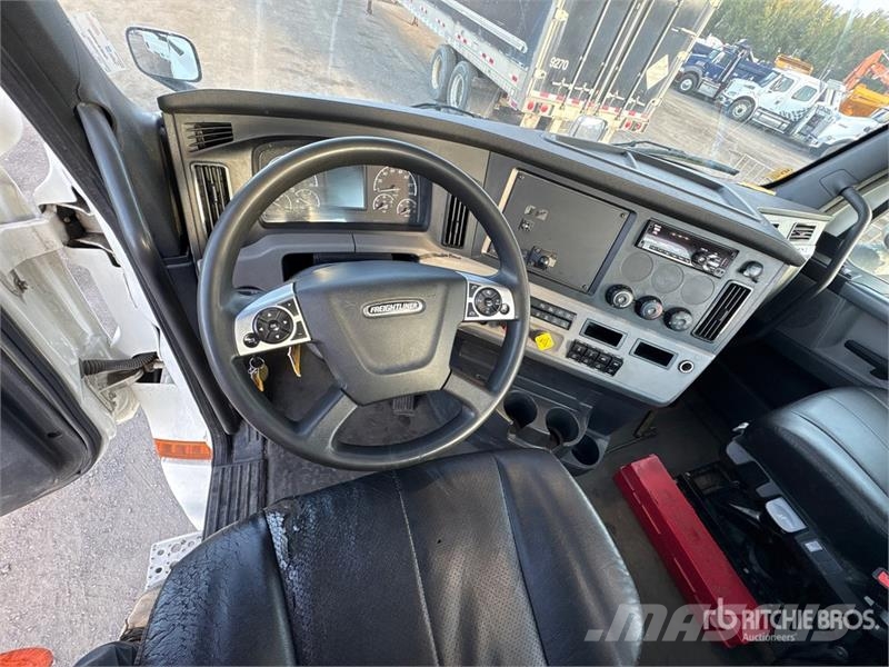 Freightliner Cascadia 126 Седельные тягачи