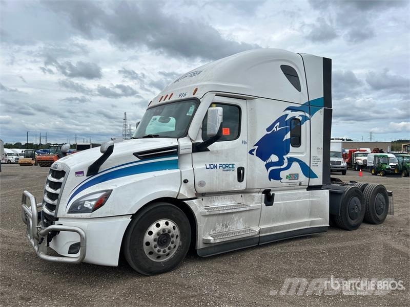 Freightliner Cascadia 126 6x4 T/A Sleeper Truck Tractor Tractor Units