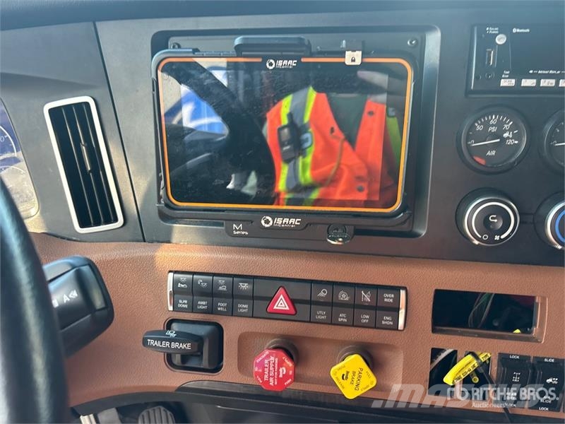 Freightliner Cascadia 126 Naudoti vilkikai