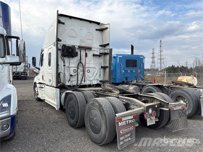Freightliner Cascadia 126 6x4 T/A Sleeper Truck Tractor Sattelzugmaschinen