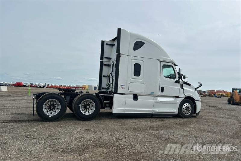 Freightliner Cascadia 126 6x4 T/A Sleeper Truck Tractor Truck Tractor Units