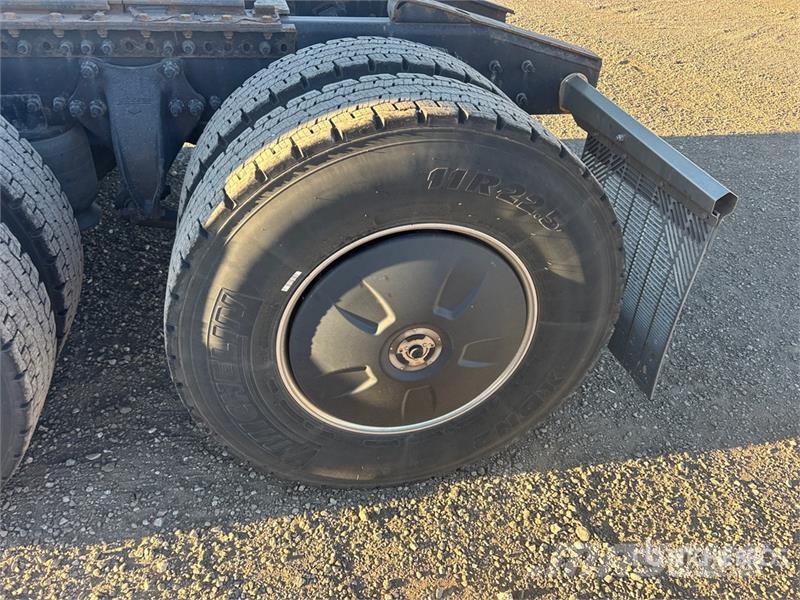 Freightliner Cascadia 126 وحدات الجر