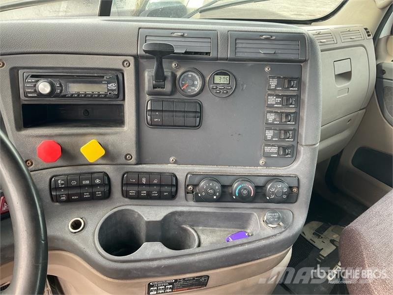 Freightliner Cascadia 113 Седельные тягачи