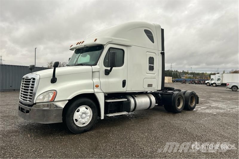 Freightliner Cascadia 125 6x4 T/A Sleeper Truck Tractor Tractores (camiões)