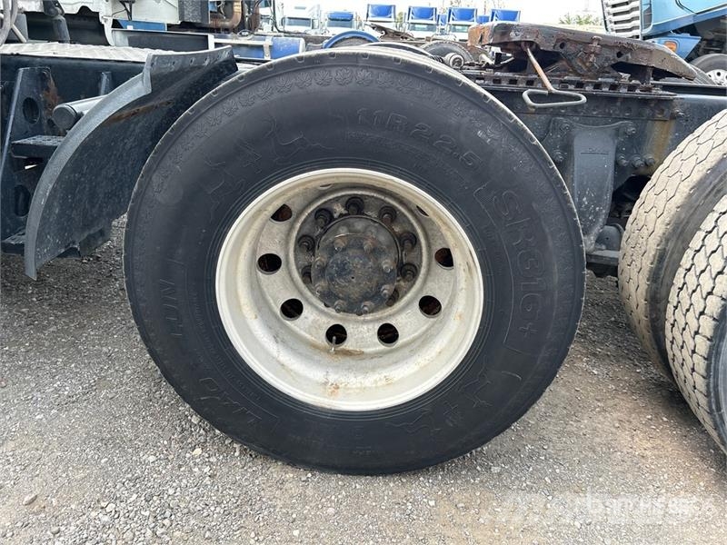 Freightliner Cascadia 125 6x4 T/A Sleeper Truck Tractor Motrici e Trattori Stradali