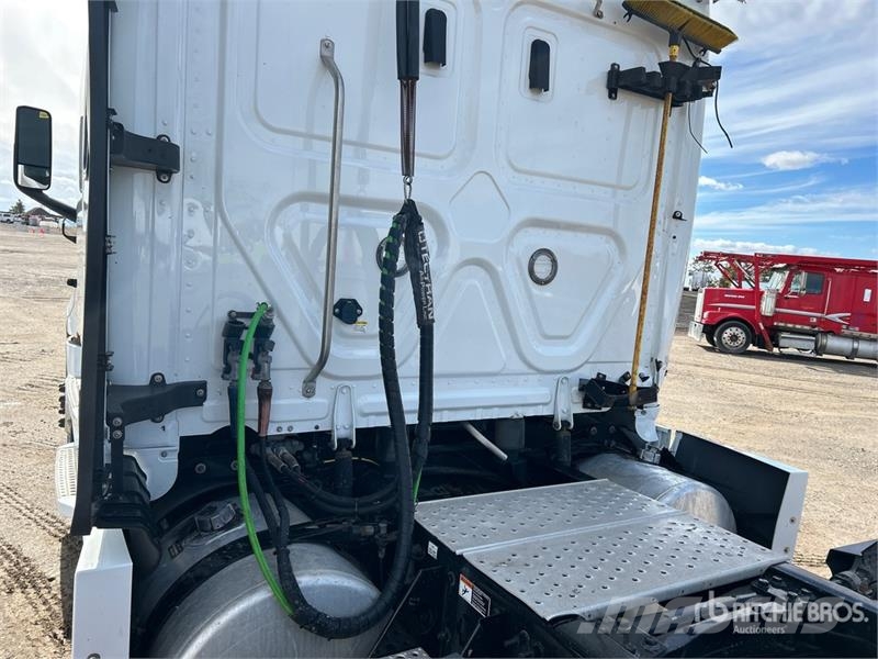 Freightliner Cascadia 126 وحدات الجر