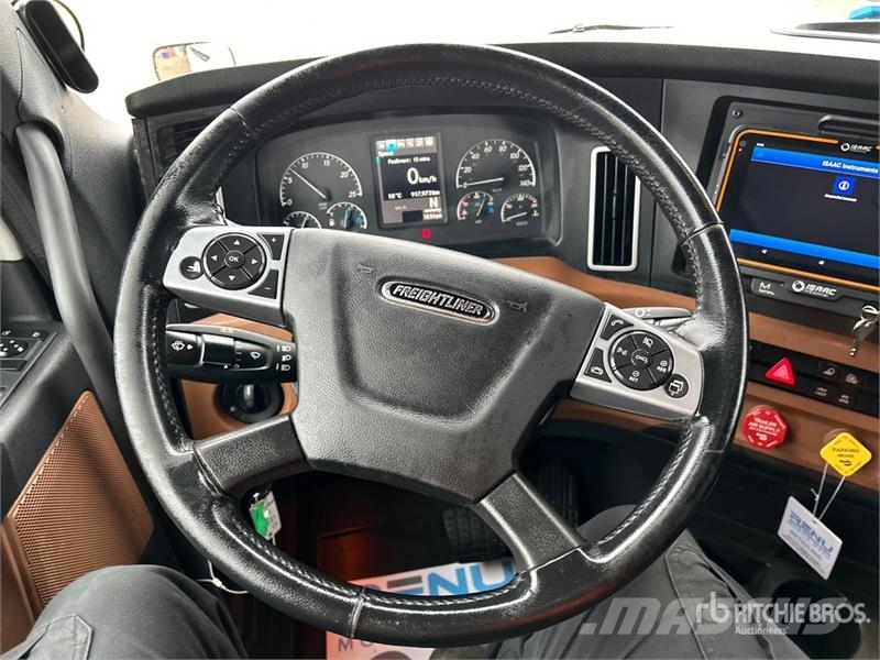 Freightliner Cascadia 126 وحدات الجر