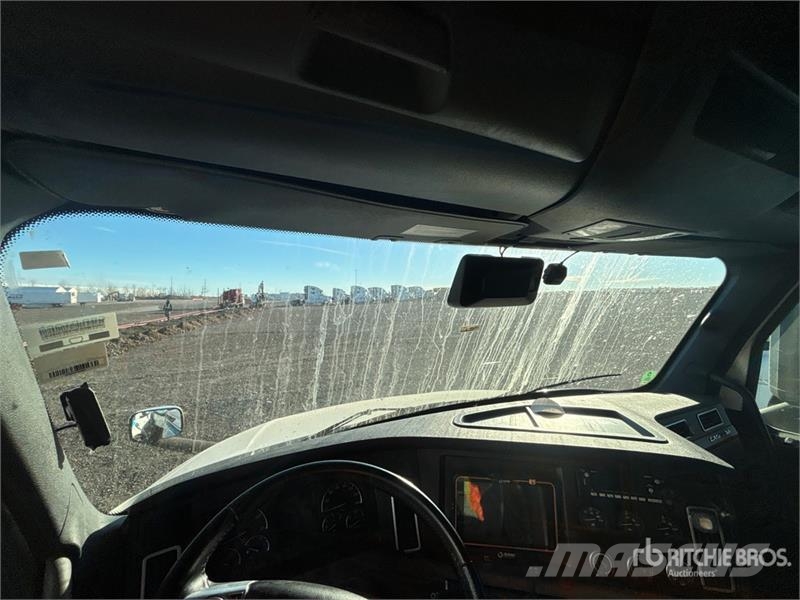 Freightliner Cascadia 126 وحدات الجر