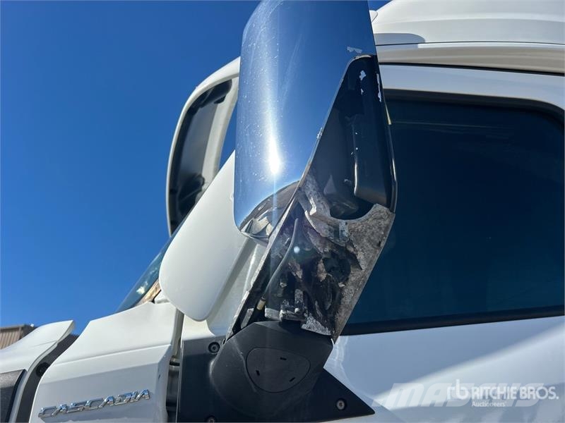 Freightliner Cascadia 126 Trekkers