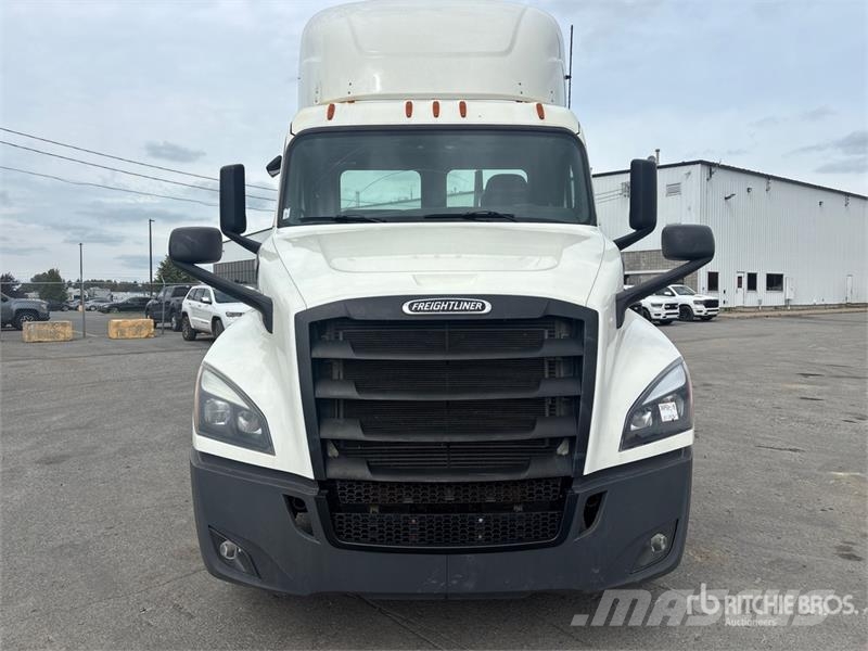 Freightliner Cascadia 126 Vetopöytäautot