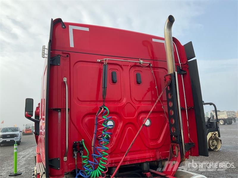 Freightliner Cascadia 126 Vetopöytäautot