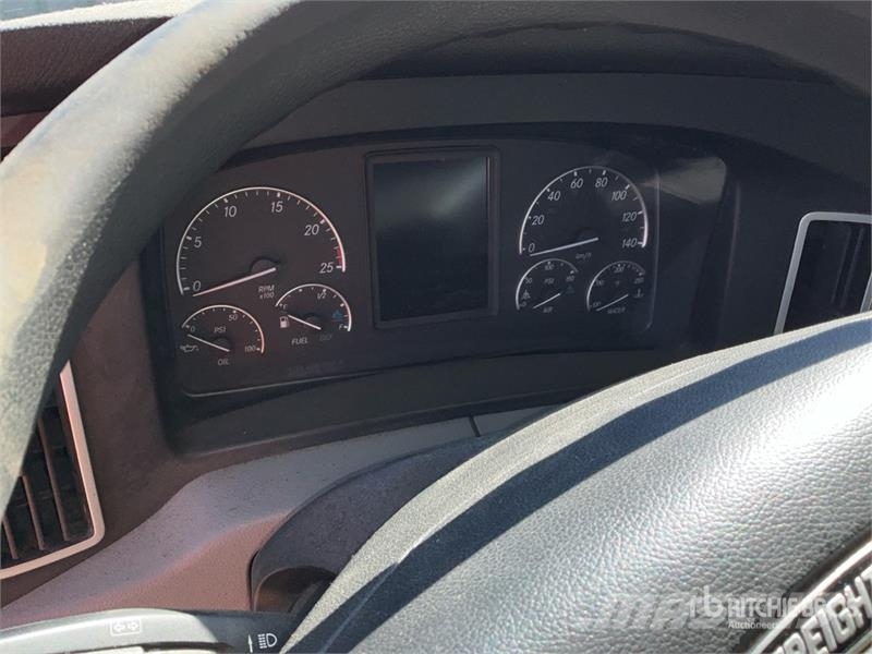 Freightliner Cascadia 126 6x4 T/A Sleeper Truck Tractor Тягачі