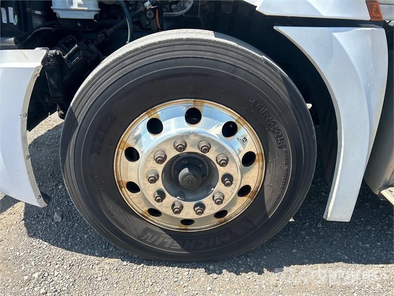 Freightliner Cascadia 126 Tractor Units