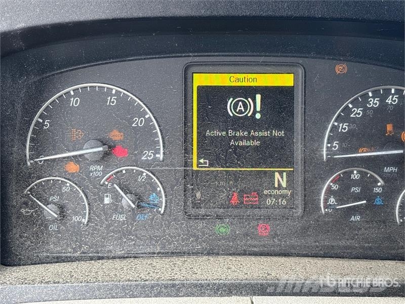 Freightliner Cascadia 126 6x4 T/A Sleeper Truck Tractor (Inoper Autotractoare