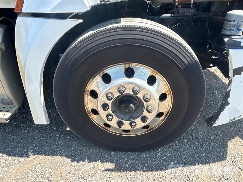 Freightliner Cascadia 126 Tractor Units