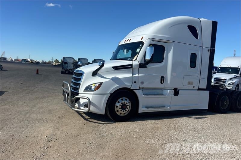 Freightliner Cascadia 126 Trekkers