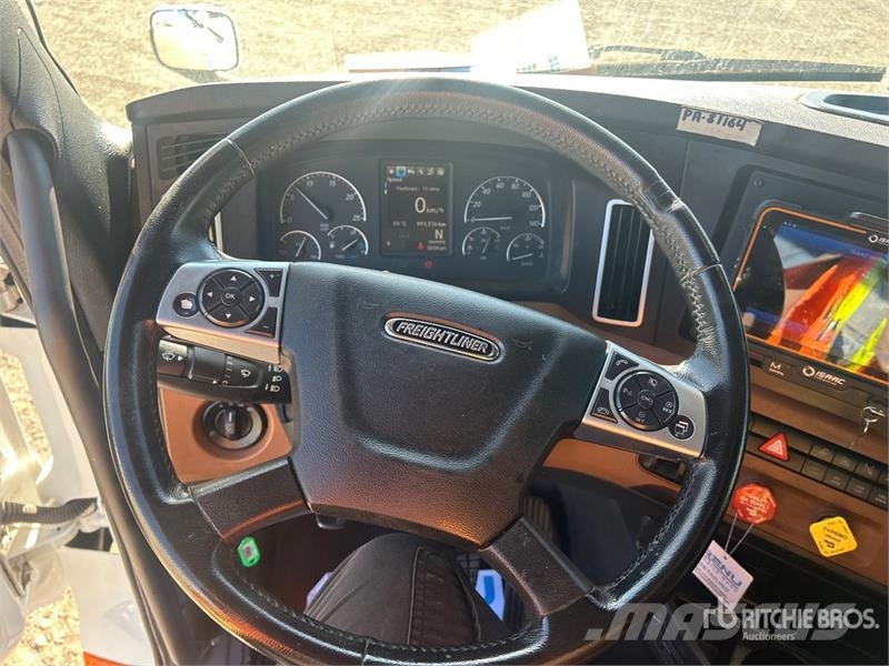 Freightliner Cascadia 126 Trekkers