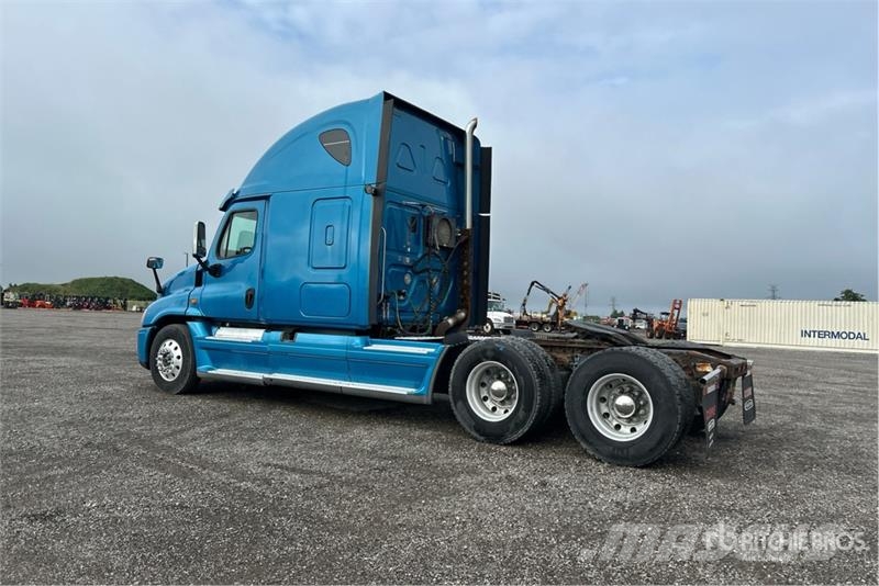 Freightliner Cascadia 125 Vetopöytäautot