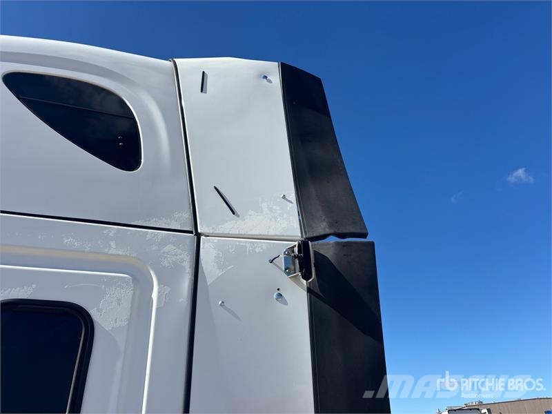 Freightliner Cascadia 126 Trekkers