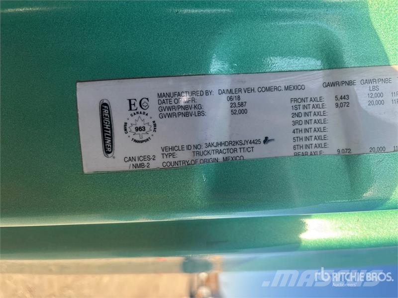 Freightliner Cascadia 126 6x4 T/A Sleeper Truck Tractor Truck Tractor Units
