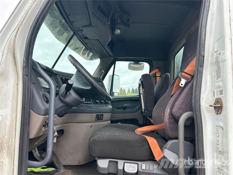 Freightliner Cascadia 125 Тягачі