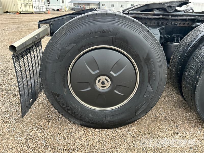 Freightliner Cascadia 126 Truck Tractor Units