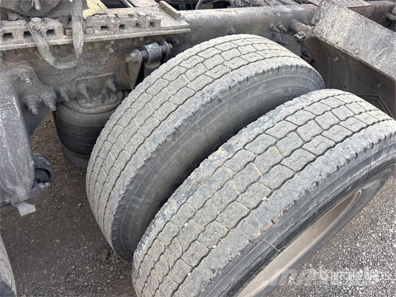 Freightliner Cascadia 125 6x4 T/A Sleeper Truck Tractor Tegljači