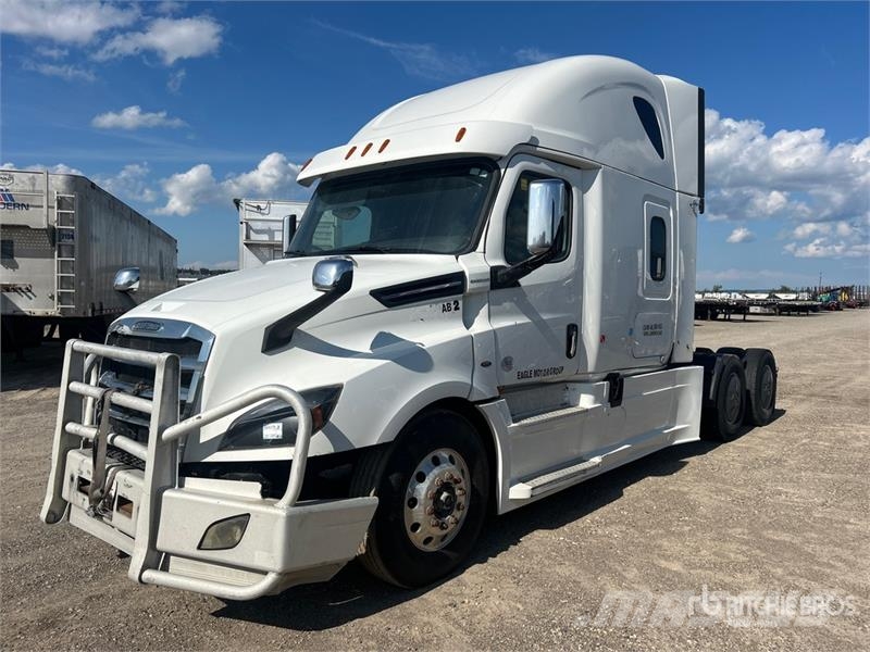 Freightliner Cascadia 126 6x4 T/A Sleeper Truck Tractor (Inoper Tegljači