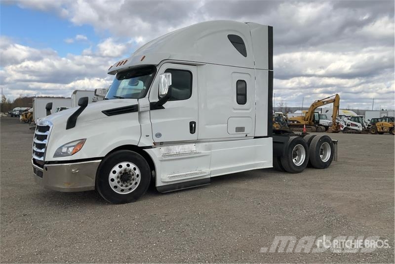 Freightliner Cascadia 126 6x4 T/A Sleeper Truck Tractor وحدات الجر