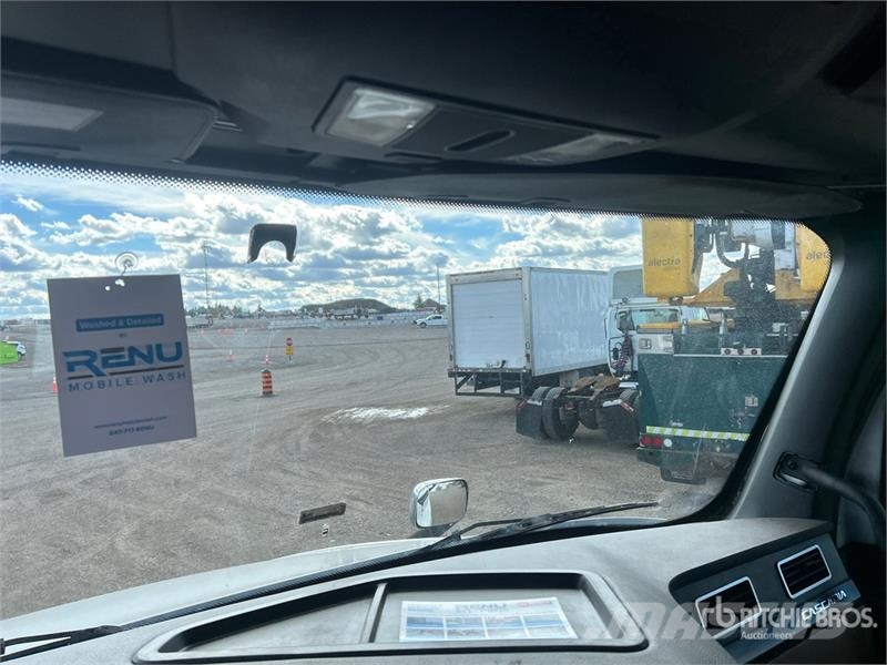 Freightliner Cascadia 126 وحدات الجر