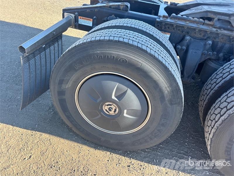 Freightliner Cascadia 126 Тягачі