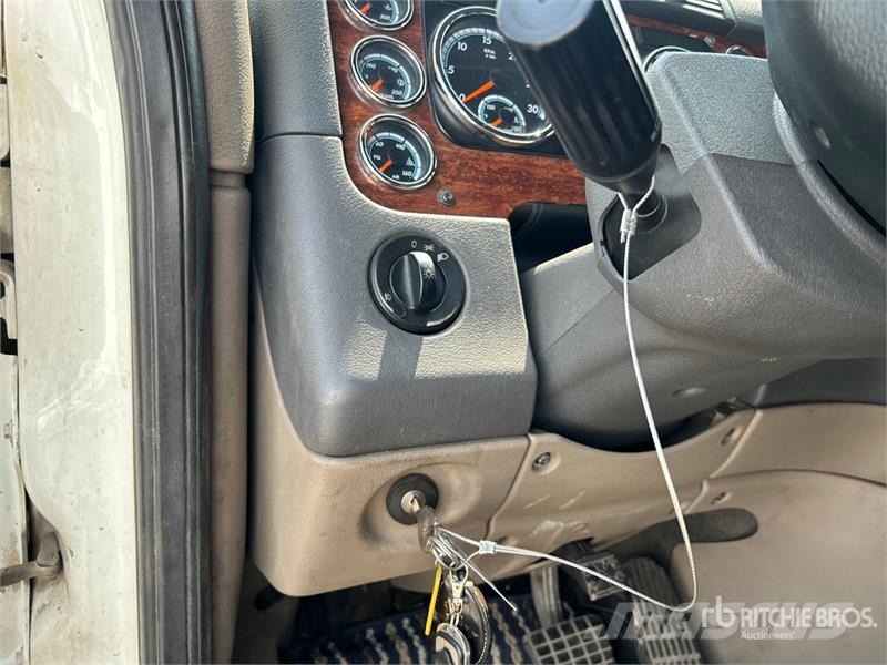 Freightliner Cascadia 125 6x4 T/A Sleeper Truck Tractor Motrici e Trattori Stradali