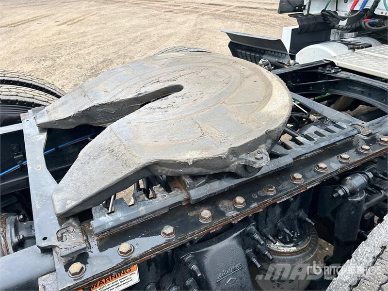 Freightliner Cascadia 126 وحدات الجر