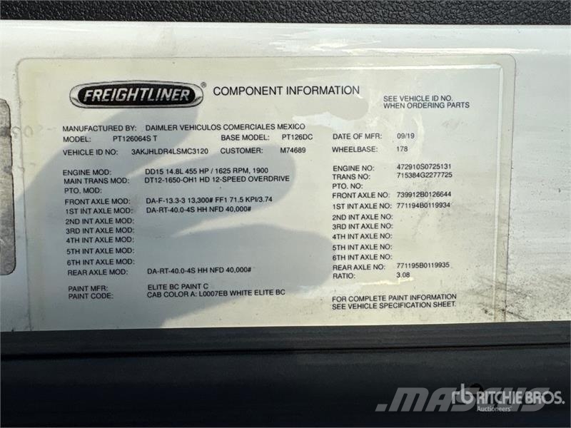 Freightliner Cascadia 126 Седельные тягачи