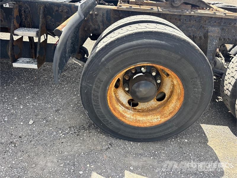 Freightliner Cascadia 125 6x4 T/A Sleeper Truck Tractor Motrici e Trattori Stradali
