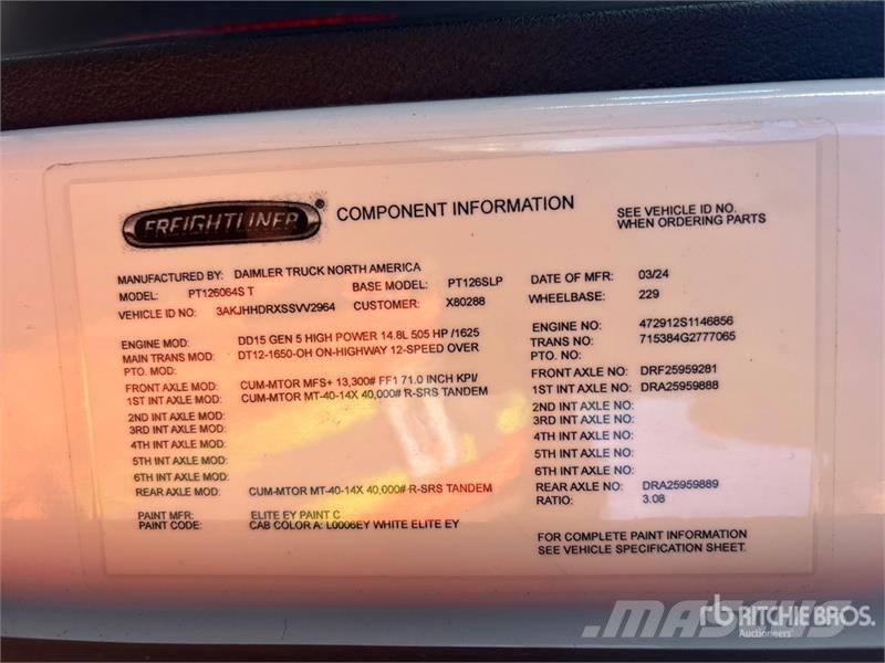Freightliner Cascadia 126 وحدات الجر