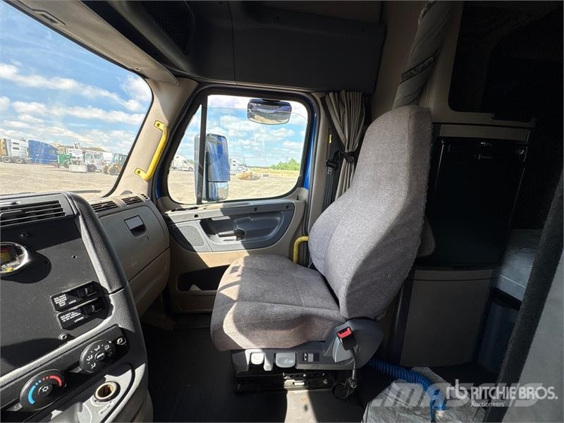 Freightliner Cascadia 125 6x4 Evolution T/A Sleeper Truck Tract Motrici e Trattori Stradali
