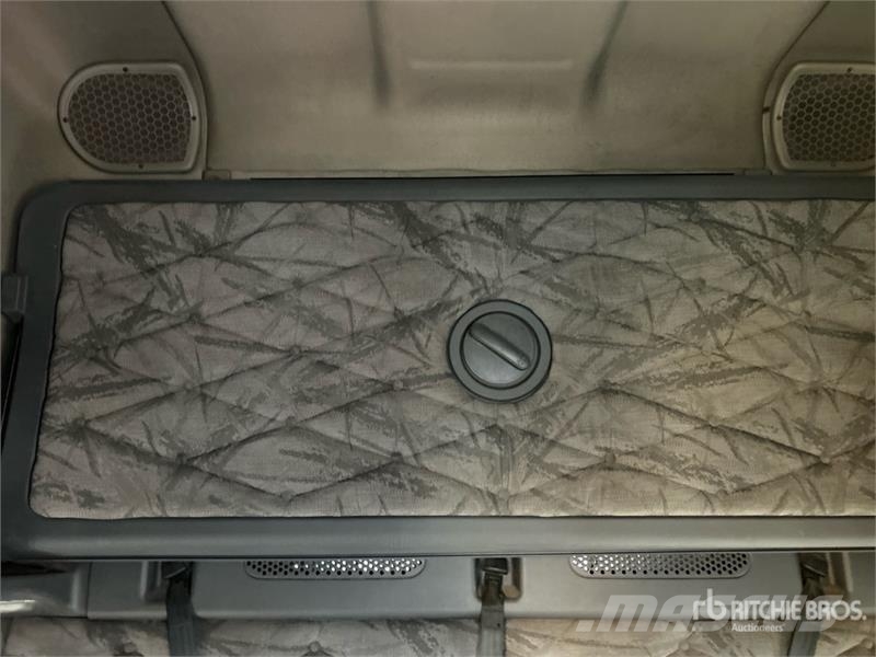 Freightliner Cascadia 125 6x4 T/A Sleeper Truck Tractor Sattelzugmaschinen