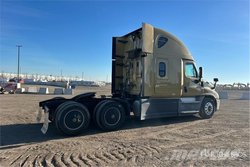 Freightliner Cascadia 125 6x4 T/A Sleeper Truck Tractor Autotractoare