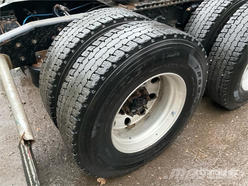 Freightliner Cascadia 126 Truck Tractor Units