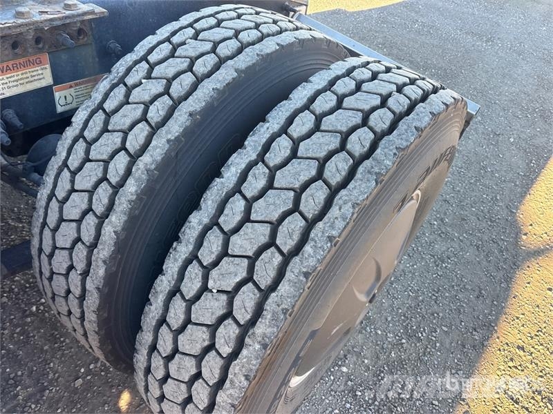 Freightliner Cascadia 126 وحدات الجر