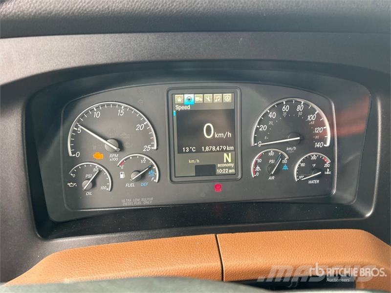 Freightliner Cascadia 126 6x4 T/A Sleeper Truck Tractor Cavalos mecânicos